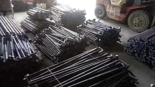 地腳螺栓規(guī)格型號(hào)是怎么打上去的？