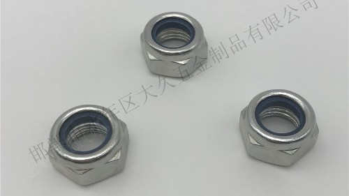 鎖緊螺母在操作過程中需要注意哪些地方？